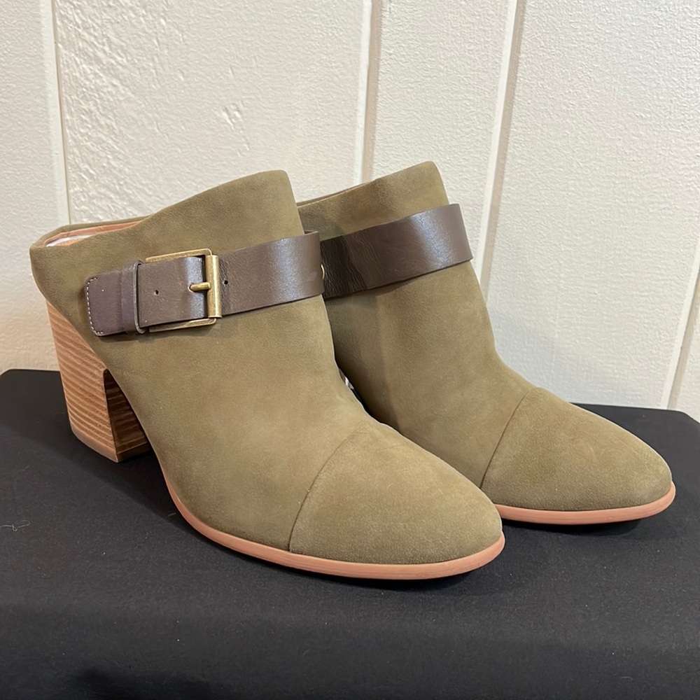 Linea Paolo Logan Green Burnished & Nubuck Leather Bootie - Picture 1 of 9